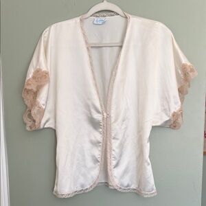 Vintage 1980s 1990s Elegant Silky Cream Lace Trim Kimono Duster Lingerie Robe